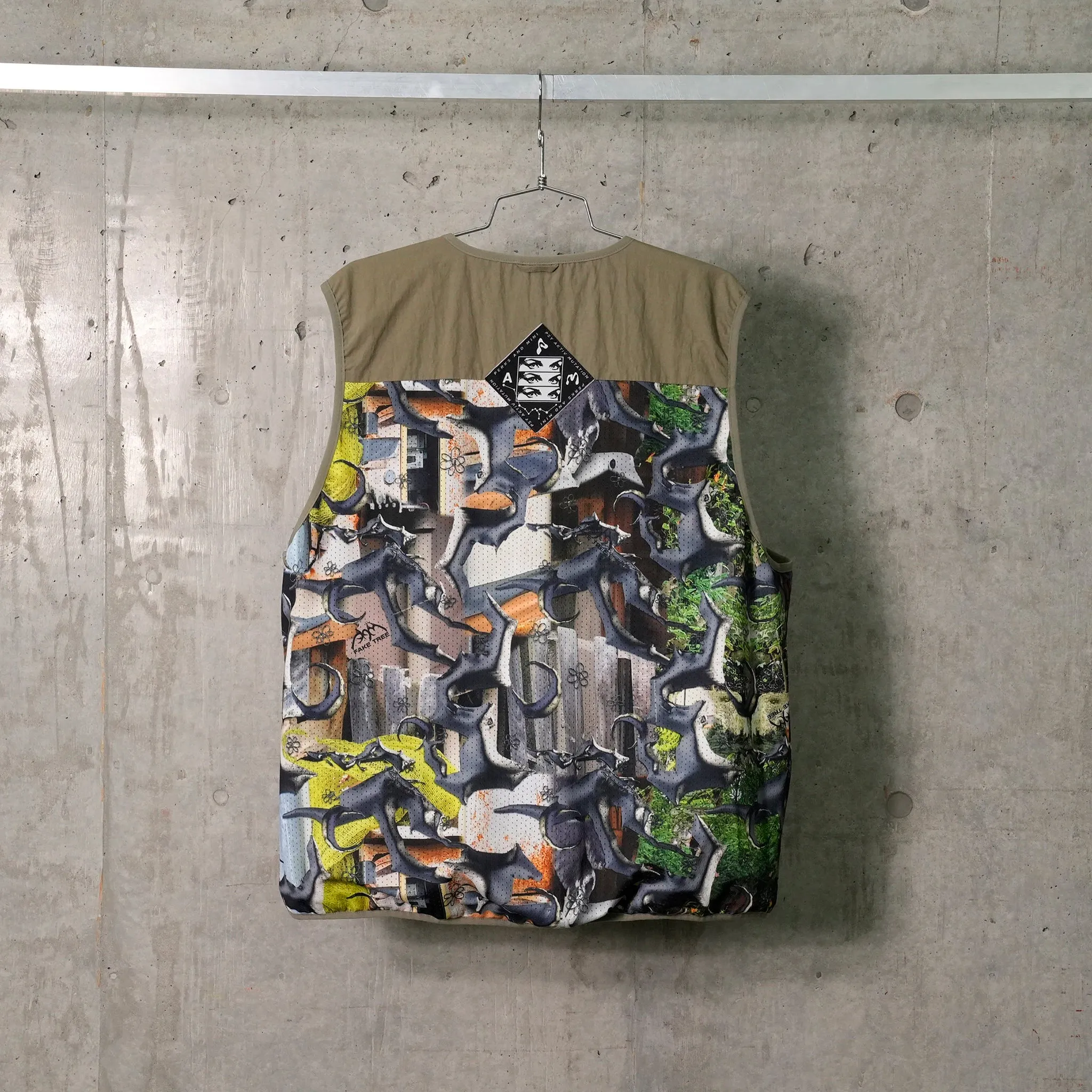 WAXING CRESCENT VEST / KHAKI