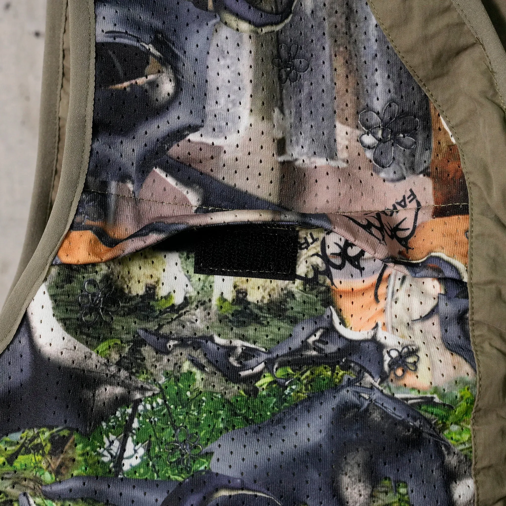 WAXING CRESCENT VEST / KHAKI